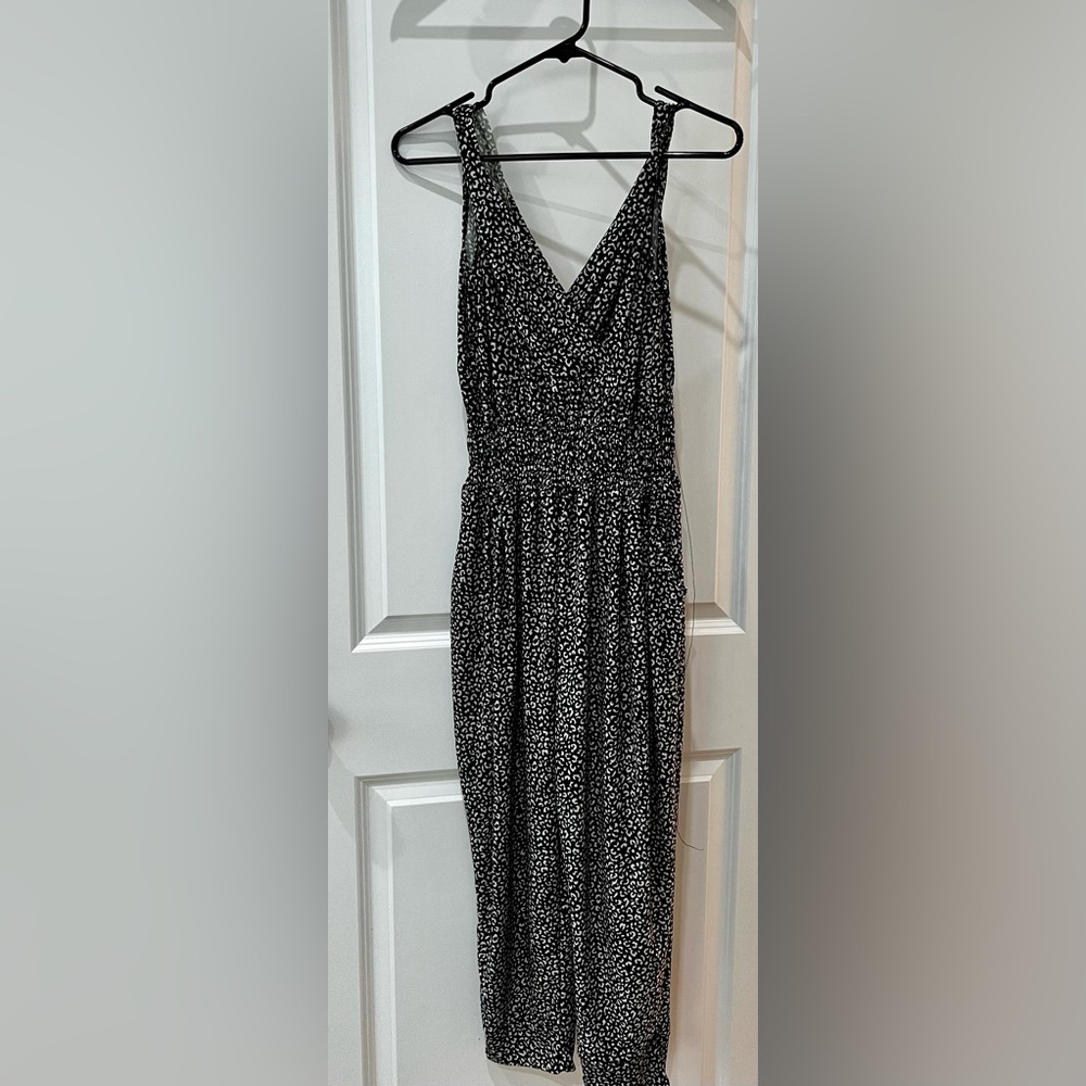 Small/Medium capri romper